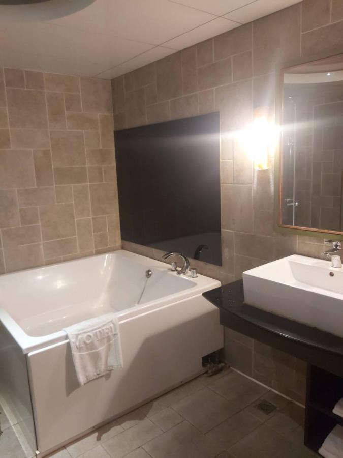 Chateau Motel Kaohsziung Kültér fotó